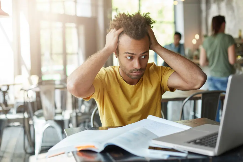problemas financeiros em escola particular