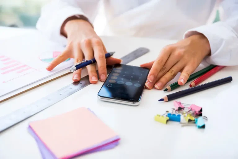 otimização financeira escolar