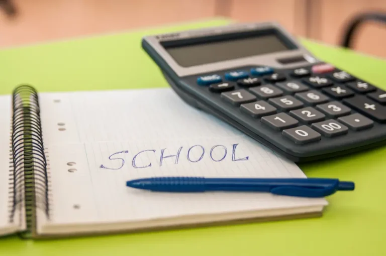 redução de custos na escola